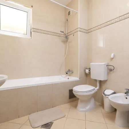 Miki Ideal For Couples Apartment